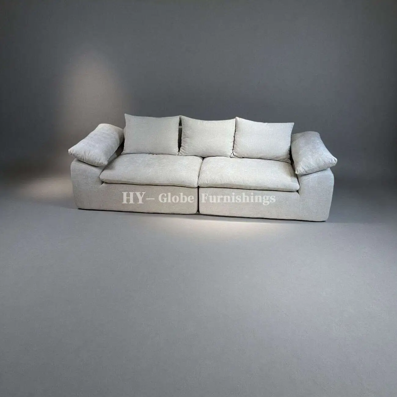 Globe Furnishings - Cloud Comfort Compression Sofa 灰色摄影棚_33734537_1