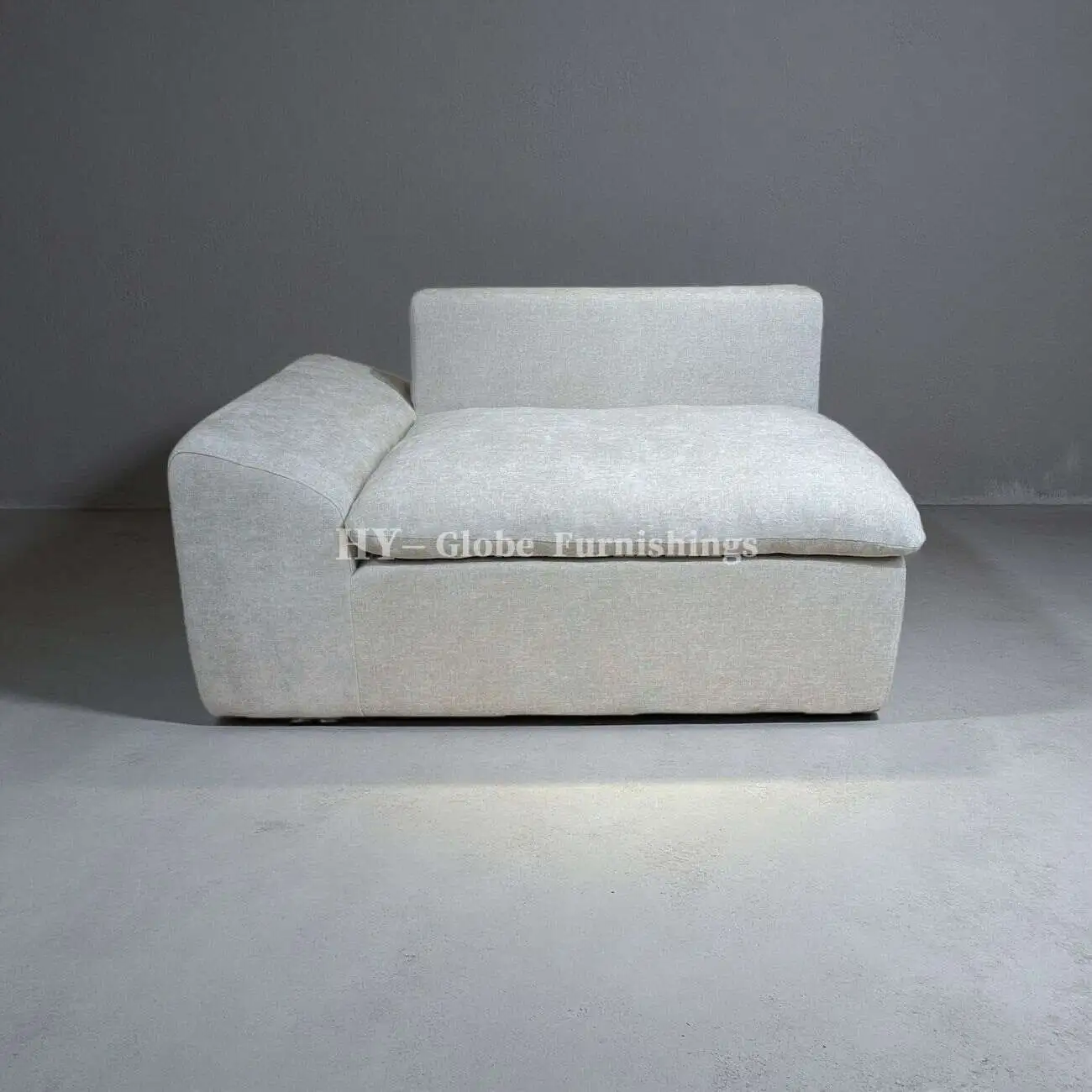 Globe Furnishings - Cloud Comfort Compression Sofa 灰色摄影棚_33734537_3