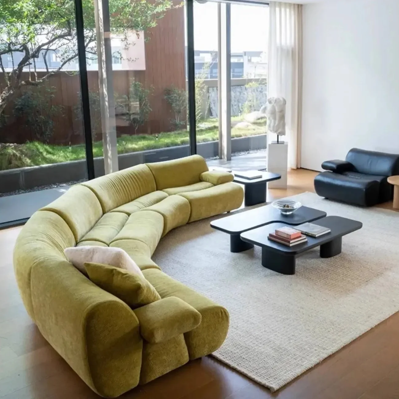 主图-000 Globe Furnishings - Designer Bamboo-Patterned Sofa