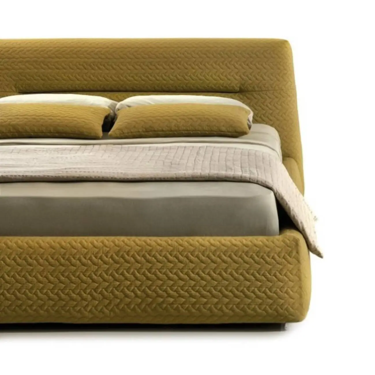 主图-03 Globe Furnishings - Italian-inspired Luxury Upholstered Papadatos Slope Bed