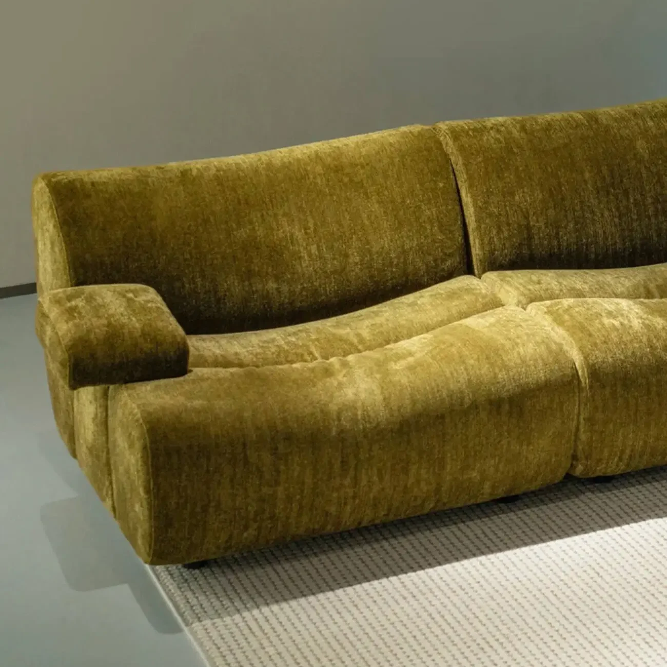 主图-04 Globe Furnishings - Designer Bamboo-Patterned Sofa