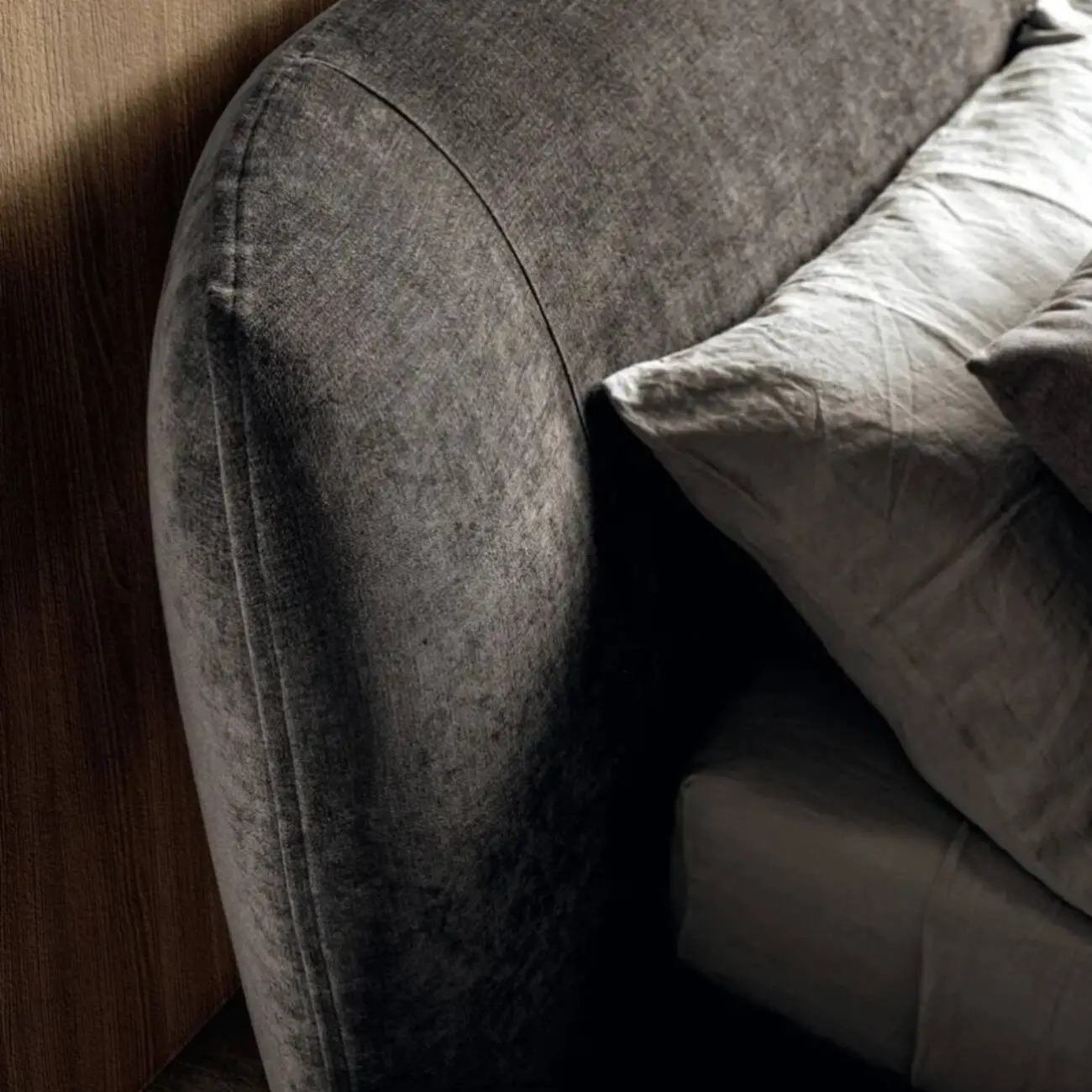 主图-04 Globe Furnishings - LOGO Italian Minimalist Fabric Floating Bed