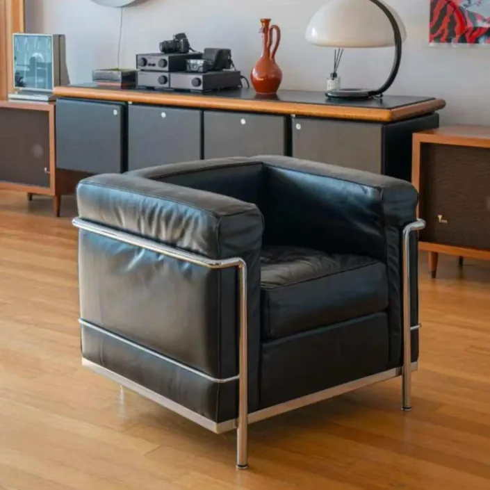 Globe Furnishings - LC2 Bauhaus Sofa Globe Furnishings - LC2 Bauhaus Sofa
