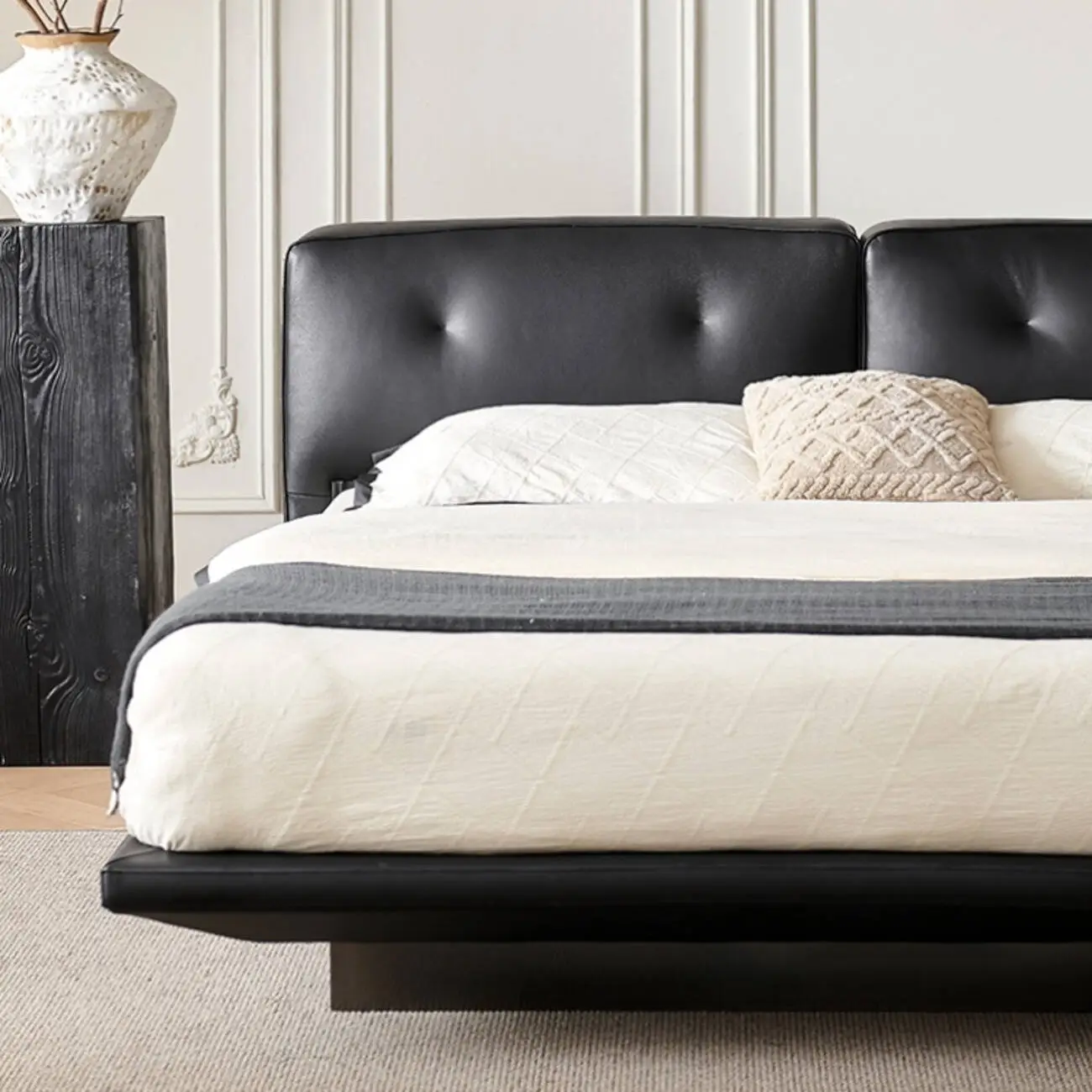 主图-06 Globe Furnishings - Dylan Italian Minimalist Genuine Leather Bed