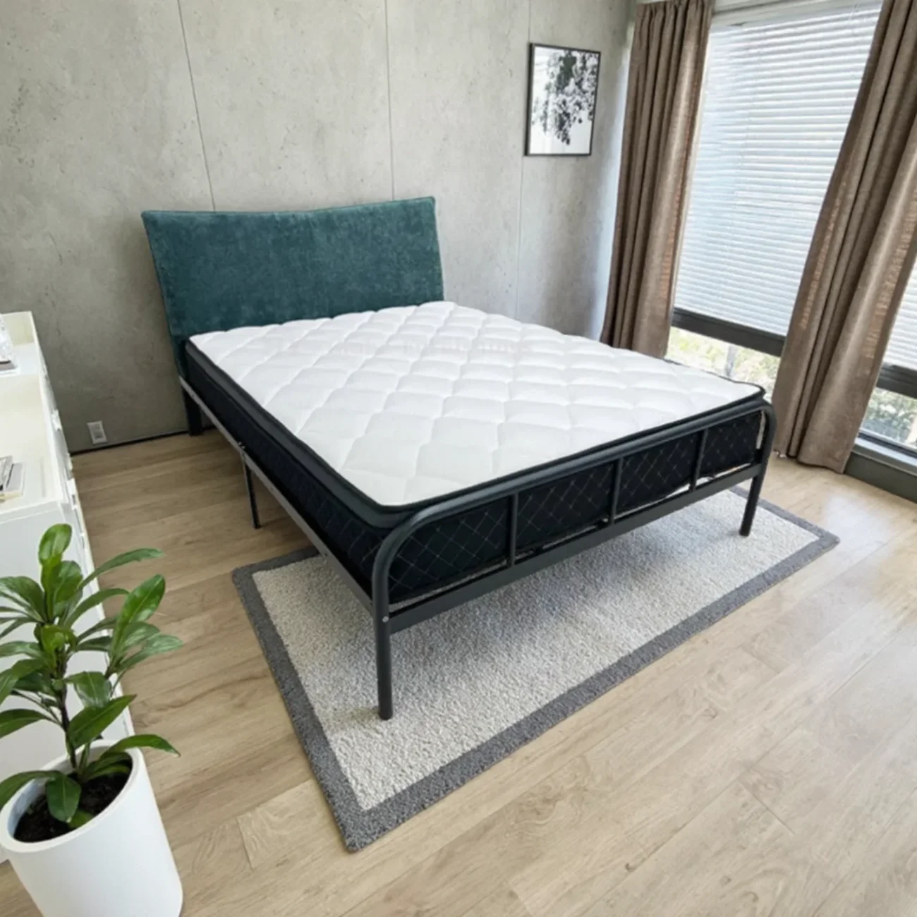 主图2 Globe Furnishings - Nordic Style Comfortable Minimalist Double Bed
