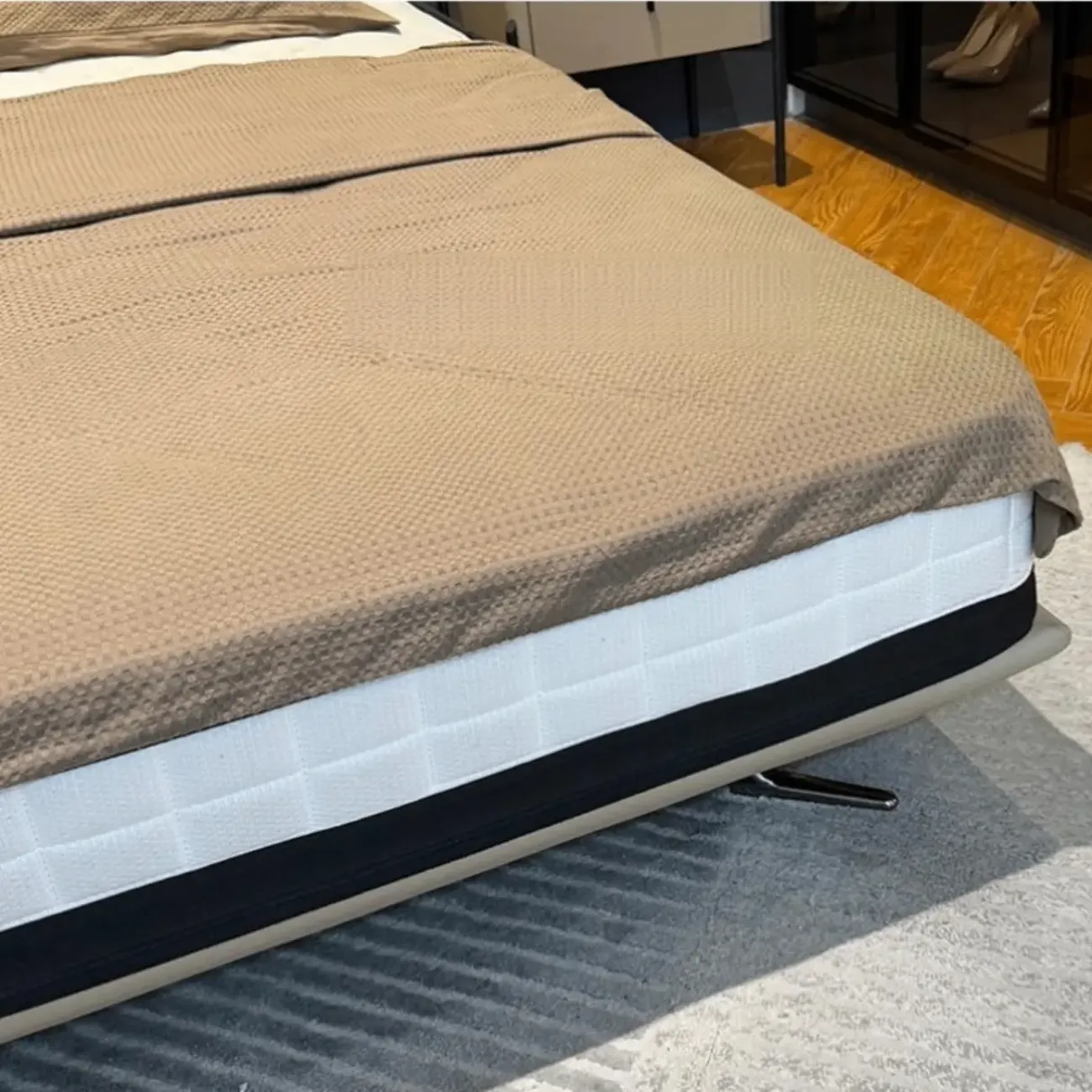 详情-18 – 副本 Globe Furnishings - Italian Minimalist Genuine Leather Starry Sky Bed